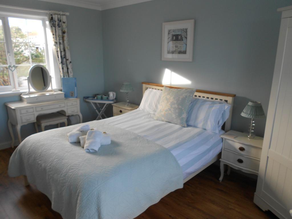 Downsfield Bed And Breakfast St Ives Habitación foto